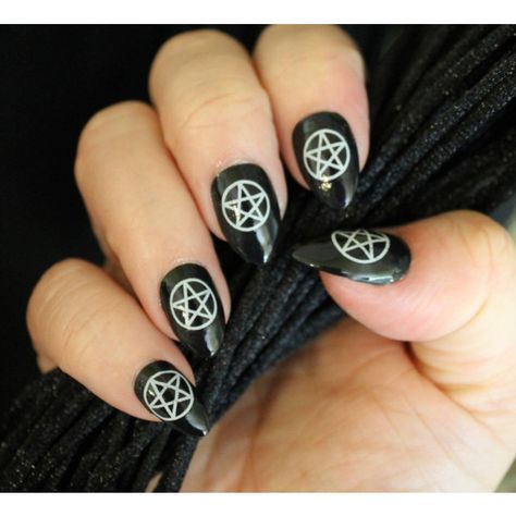 Ongles Goth, Emo Nails, Goth Inspiration, Nail Art Halloween, Sharp Claws, Diy Decals, Skull Nails, Witchy Nails, Magic Nails