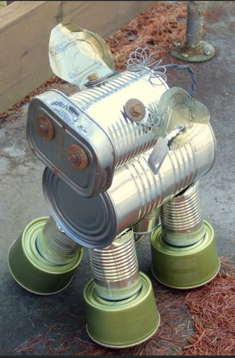 Recycled Sculpture Ideas Easy, Tin Can Robots Diy, Tin Can Garden Art, 4h Recycled Project Ideas, Recycled Art Projects Upcycling, Soup Can Crafts, Tin Can Animals, Tin Can Robots, Fun Garden Projects