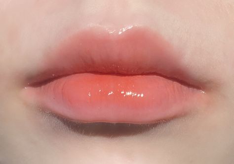 Peachy Lips, Coral Makeup, Peachy Lip, Gradient Lips, Coral Lipstick, Coral Lips, Peach Lips, True Spring, Lip Color Makeup