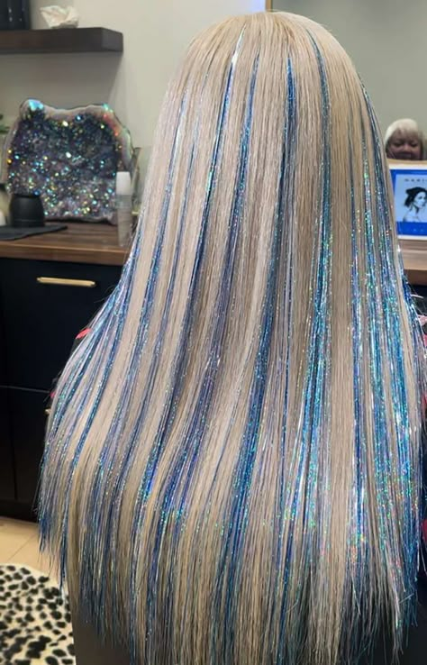 Blue Hair Glitter, Hair Tensil Blonde Hair, Hair Tinsel Curly Hair, Blonde Hair With Tinsel, Blue Hair Tinsel, Hair Tinsel Blonde, Expo Costume, Hair Tinsel Ideas, Tinsel Braids