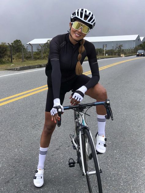 Biciklisticke Outfit, Women Cyclists Outfits, Bicycling Outfits For Women, Womens Biking Outfit, Cycling Outfits, Winter Cycling Outfit, Triathlon Outfit Women, Cycling Style Women Bike Fashion, Road Bike Outfits Women