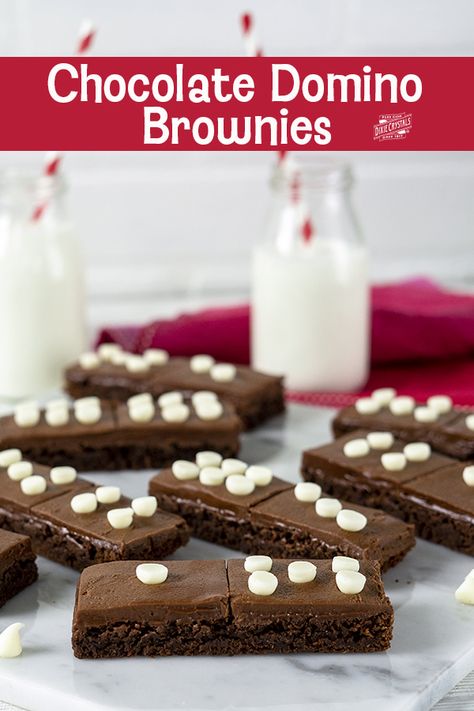 Domino Brownies, Game Night Food, Super Easy Desserts, Domino's Pizza, Easy Dessert Recipe, Party Things, Cookies Brownies, Delicious Brownies, Food Easy