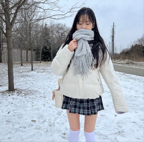 #aesthetic #saranghae #tracy #fyp #foryoupage #homepage #fashion #inspo #fashioninspo #youtuber #saranghoe Japanese Fashion Winter, Korea Winter Fashion, Japan Outfit Winter, Chinese Street Style, Korean Winter Outfits, 2000s Japanese Fashion, Japan Outfit, Winter Fashion Outfits Casual, Korean Street Fashion