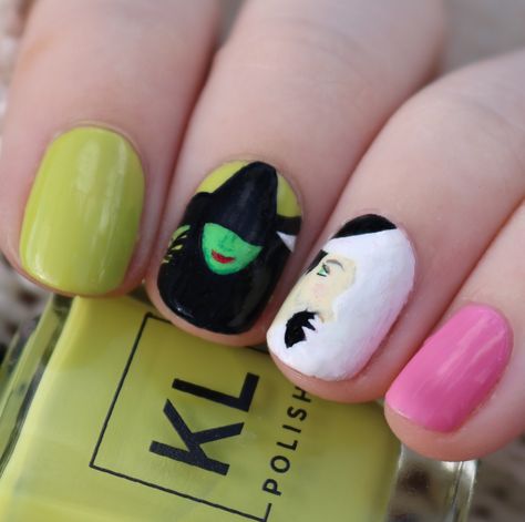 Glenda And Elphaba Nails, Wicked Nail Ideas, Musical Theatre Nails, Wicked Musical Nail Designs, Wicked Manicure, Wicked Nails Designs, Glinda Inspired Nails, Wicked Nail Art, Wicked Movie Nails