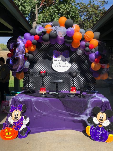 Disneyland Halloween Birthday Party, Spooky Minnie Mouse Party, Scary One First Birthday, Mickeys Halloween Party, Halloween Minnie Mouse Party, Minnie Halloween Birthday Party, Spooky Mickey Mouse Party, Minnie Mouse Halloween Birthday Party, Mickey Halloween Birthday Party