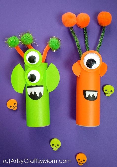 Make these cute cardboard tube aliens with brightly colored paper and huge googly eyes! Perfect Halloween craft for kids, or even if you have a space fan at home! Aliens Halloween, Outer Space Crafts For Kids, Cardboard Halloween, Outer Space Crafts, Space Party Decorations, Space Crafts For Kids, Alien Crafts, Alien Halloween, Monster Crafts