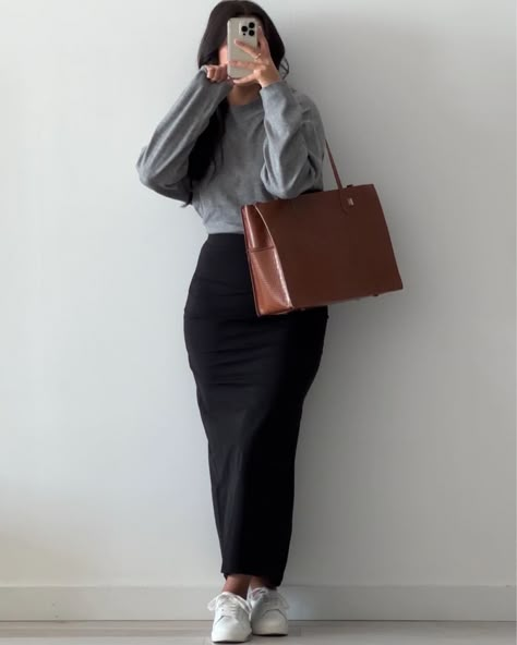 Receptionist Outfit Front Desk, Baddie Office, Professional Office Wear, Girly Boss, Smart Casual Work Outfit Women, Work Bags For Women, Business Dress Women, Casual Work Outfits Women, Casual Outfits For Work