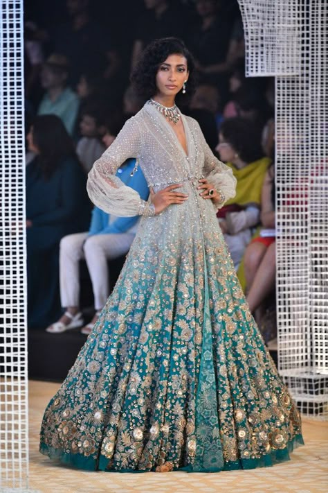 Baju Kahwin, Nikkah Dress, Designer Bridal Lehenga, Ghagra Choli, Pakistani Bridal Wear, Bridal Dress Design, Indian Gowns, Indian Couture, Tarun Tahiliani