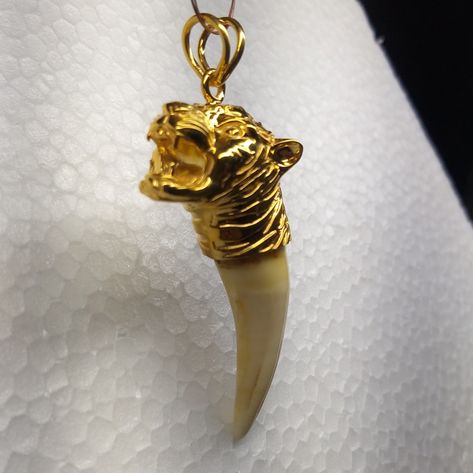 Chain Lockets For Men, Glittery Jewelry, Gold Pendants For Men, Ivory Jewelry, Tusk Pendant, Tiger Claw, Tiger Tooth, Mangalsutra Chain, Yellow Gold Mens Rings