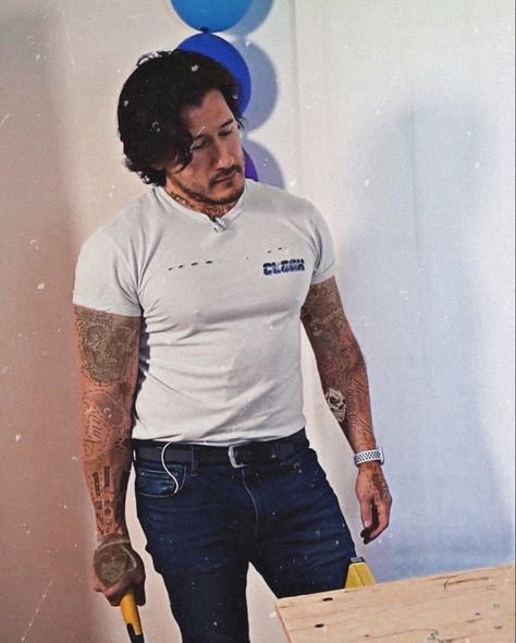 Another punk edit of Markiplier Markiplier Hot Pics, Hot Markiplier, Jacksepticeye Egos, Punk Edits, Smash Board, Lgbt Humor, Pookie Wookie, Many Men, Markiplier