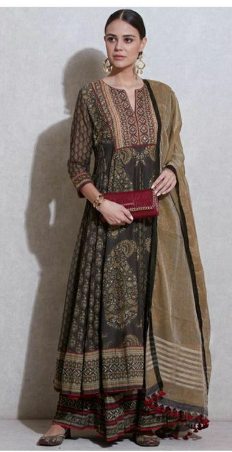 Ajrakh Kurta Designs Pakistani, Ajrakh Anarkali Designs, Ajrakh Suit Designs, Bagh Print Suits Design, Ajrakh Kurta Designs, Printed Anarkali, New Kurti Designs, Churidar Designs, Anarkali Dress Pattern