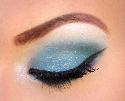 Glittery Sky Blue Eye Makeup Sky Blue Eye Makeup, Sky Blue Eyeshadow, Cinderella Makeup, Sky Blue Eyes, Cheer Makeup, Cinderella Hair, Contour Makeup Tutorial, Princess Makeup, Cinderella Costume