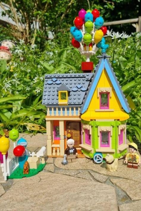 Up House Lego, Up Lego House, Lego Up House, Pixar Up House, Detailed House, Carl Fredricksen, Lego Decorations, Beloved Movie, Mansion House