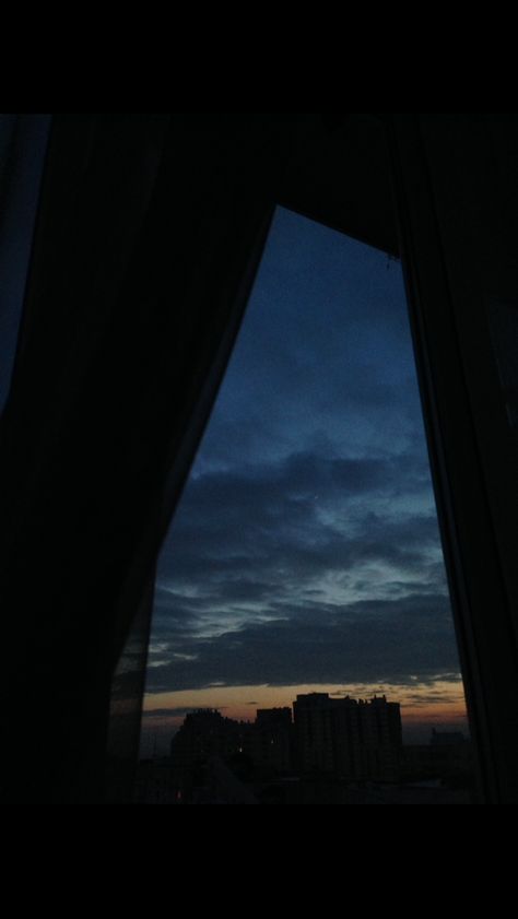 Early Morning Aesthetic Dark, Early Morning Sky, Living Slow, 2025 Goals, Morning Mood, Productive Morning, Beautiful Scenes, Early Mornings, Morning Sky