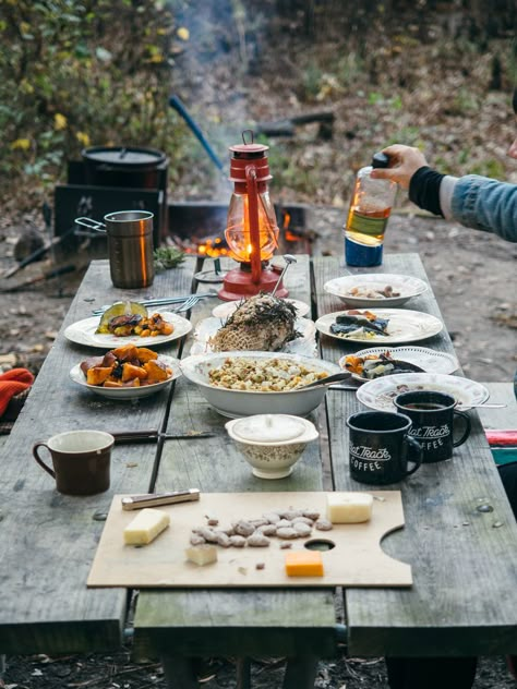 camp cookery camping cooking texas thanksgiving turkey america yall 33 Texas Thanksgiving, Camping Thanksgiving, Breakfast Low Carb, Overnight Oat, Camping Cooking, Campfire Cooking, Open Fire, Diet Vegetarian, Thanksgiving Feast