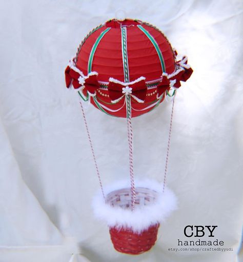 Christmas Hot Air Balloon, Hot Air Balloon Decorations Diy, Hot Air Balloon Party Decorations, Hot Air Balloon Centerpiece, Air Balloon Centerpiece, Hot Air Balloon Centerpieces, Xmas Images, Hot Air Balloon Craft, Balloon Centerpiece