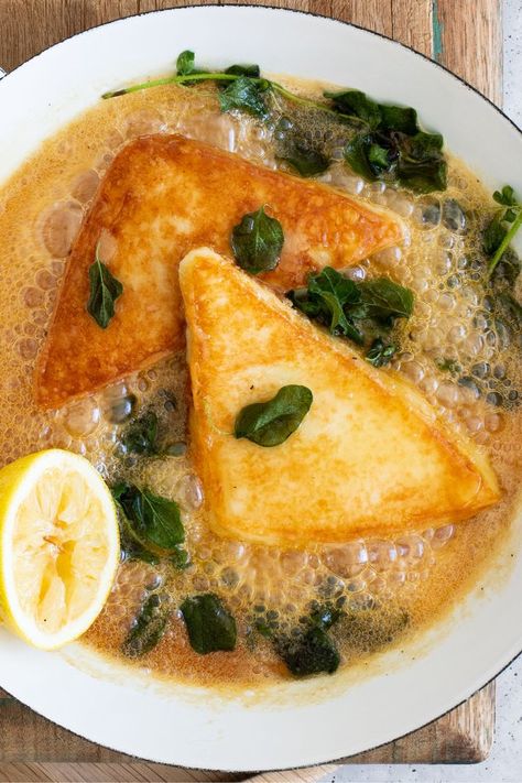 Saganaki on a Sunday ☀️ 🧀: Aphrodite Kefalotyri Saganaki in honey and oregano. Recipe up on the website now! Saganaki Cheese Recipe, Greek Saganaki Recipe, Saganaki Recipe, Cheese With Honey, Oregano Recipes, Colorado Food, Asian Side Dishes, Greek Dinners, Easy Cheese Recipes