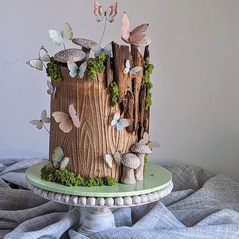 Fairy Core Cake Ideas, Fairy Garden Cake Ideas, Forest Fairy Cake, Enchanted Forest Theme Cake, Fairy Cake Ideas, Enchanted Forest Baby Shower Theme, Enchanted Garden Cake, Forest Theme Cake, Fairy Themed Cake