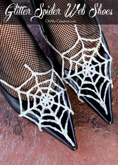 Spider Web Shoes, Glitter Spider Web, Craft Trends, Halloween Tricks, Witch Shoes, Halloween Shoes, Adornos Halloween, Top Diy, Adult Halloween Party