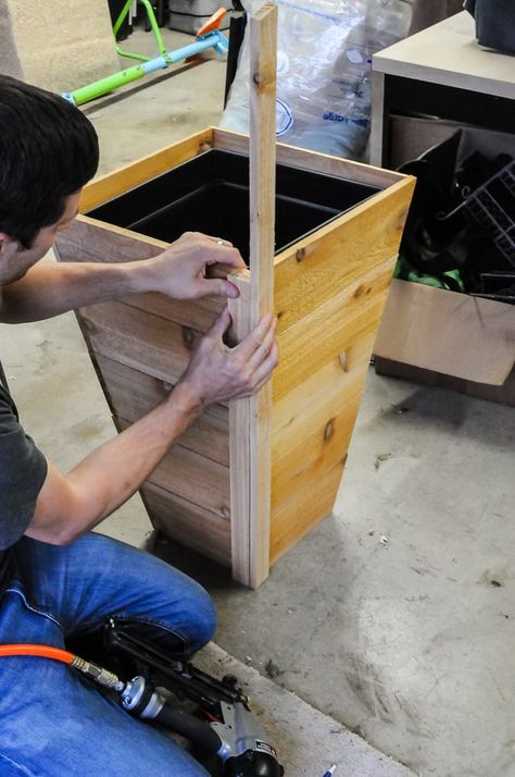 Tapered Planter Boxes Diy, Tall Cedar Planter Boxes, Wood Planter Boxes Diy How To Build, Outdoor Planter Diy, Diy Outdoor Planters Pots, Diy Cedar Planter, Diy Cedar Planter Box, Tall Planter Boxes, Large Planter Boxes