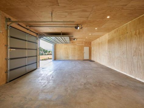 Osb Garage Walls, Plywood Workshop, Plywood Garage Walls, Osb Storage, Divider Wall Ideas, Home Garage Design, Plywood Wall Paneling, Garage Woodshop, Garage Paint