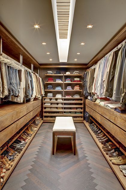 Small Closet Room, Master Closets, Walk In Closet Ideas, A Walk In Closet, Walk In Closet Design, Dream Closet Design, Walking Closet, Closet Design Layout, Luxury Closets Design