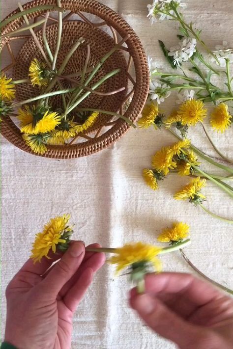 Dandelion Crown, Hadiah Diy, Crown Handmade, Crown Drawing, Kraf Kertas, Diy Flower Crown, Fleurs Diy, A Dandelion, Seni Dan Kraf