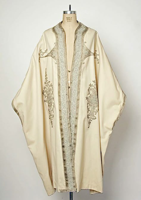 Abaya  Date: 1800–1941 Culture: Tunisian Fashion Abaya, Middle Eastern Fashion, Desi Wedding Dresses, Moroccan Fashion, Mode Abaya, Modesty Fashion, Arab Fashion, Antique Clothing, Traditional Clothes