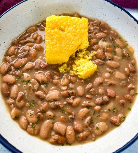 Southern Pinto Beans Soul Food Side Dishes, Best Southern Recipes, Southern Pinto Beans, Southern Pinto Beans Recipe, Food Side Dishes, Pinto Beans Recipe, Cultural Recipes, Pinto Bean Soup, Beans And Cornbread