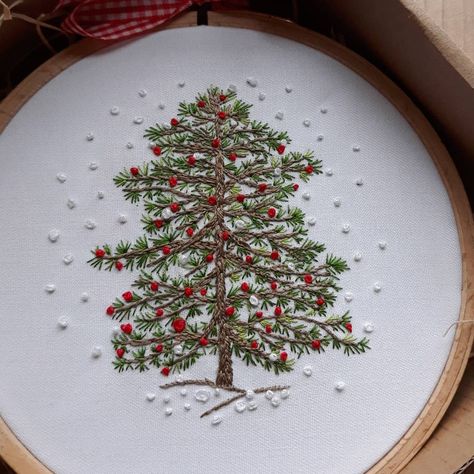 Ocean Embroidery, Christmas Tree Embroidery Design, Christmas Diy Kit, Christmas Tree Embroidery, Sea Nursery, Embroidery Blue, Hand Embroidery Patterns Free, Christmas Embroidery Patterns, Cross Stitch Christmas