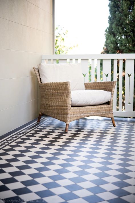 A classic checkerboard verandah in Centennial Park – Olde English Tiles™ Entrance Pavers, Tessalated Tiles, Victorian Terrace House Exterior, Tessellated Tiles, English Tiles, Front Veranda, Yard Renovation, Terrace House Exterior, Patio Floor