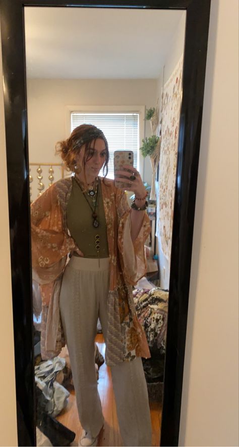 Art Professor Aesthetic Outfit, Hippy Work Outfit, Boho Art Teacher Outfits, Y2k Teacher Outfits, Boho Buissnes Outfit, Teacher Outfits Hippy, Hippy Office Wear, Office Hippie Outfit, Corporate Hippie