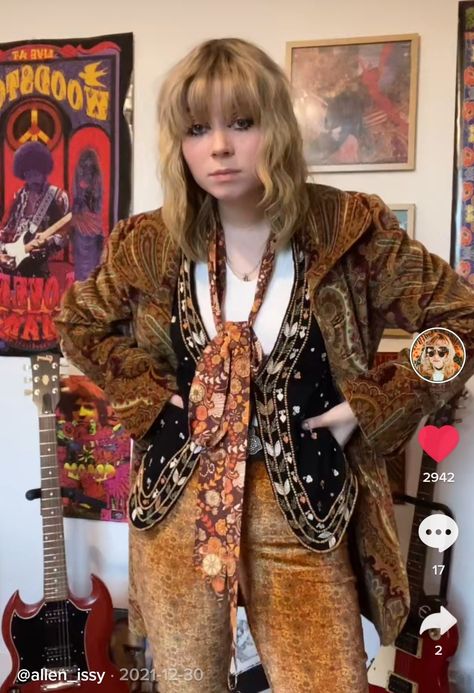 70s Neck Scarf Outfit, Eclectic Alternative Fashion, Funky 70s Fashion, 60s Rock Fashion, Winter Bohemian Outfits, 70s Glam Rock Fashion, 70s Fashion Rock, 70s Rock Fashion, 70s Goth