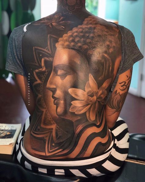 The Shade Room on Instagram: “#TSRTattz: Hey Roommates, did Atlanta tattoo artist @dangerdaveink nail this coverup back piece?!? Who are the best black tattoo artist in…” Girl Spine Tattoos, Black People Tattoos, Beautiful Back Tattoos, Atlanta Tattoo, Dark Skin Tattoo, Small Wave Tattoo, Backpiece Tattoo, Tattoo Artists Near Me, Girl Back Tattoos