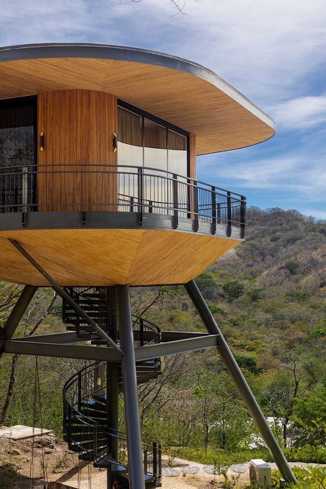 This Hotel Includes A Series Of Treehouse Inspired Elevated Cabins Interior Design Tiny House, Elevated House, Floating Architecture, Treehouse Hotel, Geodesic Dome Homes, Tiny House Exterior, Airbnb House, Tiny House Interior Design, Unusual Homes