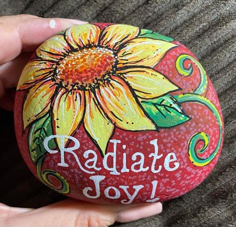 Flower Rocks, Summer Rocks, Painting 101, Stones Art, Painted Rocks Craft, Summer Painting, Rock Ideas, Sunflower Painting, Kindness Rocks