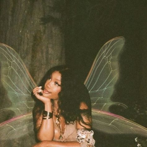 𝔰𝔷𝔞 𝔯𝔞𝔯𝔢 ✨🧚 Fairy Wings Aesthetic, Wings Aesthetic, Sza Aesthetic, Sza Singer, Cool Instagram, Pretty Birthday Cakes, Girlie Style, Celebrity Wallpapers, Female Rappers