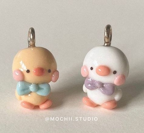 Polymer Clay Charms Easy, Genshin Polymer Clay, Uncomfy Co Clay, Clay Keychain Ideas Aesthetic, Cute Simple Clay Ideas, Kpop Clay Ideas, Aesthetic Clay Charms, Clay Charms Aesthetic, Clay Figures Easy