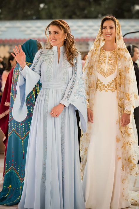 Princess Rajwa, Sky Blue Dress, Henna Party, Queen Rania, Crown Princess Victoria, Royal Weddings, Princess Victoria, Family Fashion, Navy Midi Dress