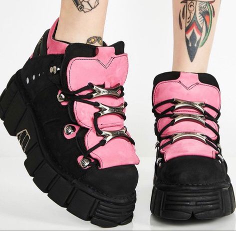 Pink New Rock Shoes, Menhera Fashion, Alt Shoes, Creepy Cute Fashion, Cheap Perfume, Hello Kitty Shoes, Alt Clothes, Dr Shoes, Art Outfit