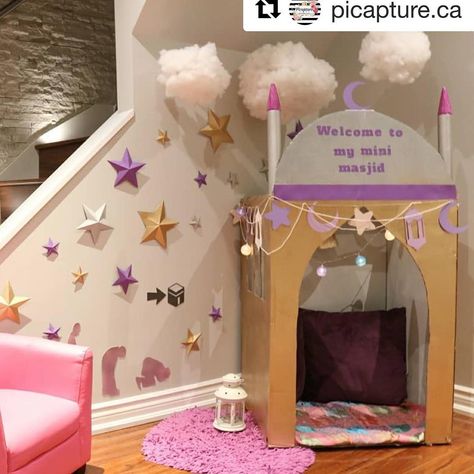 My Mini Masjid Corner for my little daughter! 😍🤗 . Repost @picapture.ca ・・ . #picapture #flowers #nurseryroom #rose #mississauga #ontario… Muslim Prayer Room Ideas, Decoraciones Ramadan, Muslim Kids Activities, Eid Decor, Ramadan Kids, Mississauga Ontario, Eid Crafts, Ramadan Activities, Ramadan Decoration