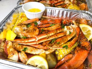 Seafood Oven Recipes, Seafood Bake Recipes Ovens, Seafood Oven Boil, Seafood At Home, Crab Leg Meal Ideas, Shrimp And Crab Bake, Baked Seafood Recipes, Seafood Feast At Home, Crab Bake Recipe