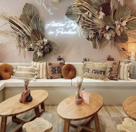 Boho Style Coffee Shop, Boutique Cafe Concept, Cute Cafe Decor, Boho Cafe Design, Boho Coffee Shop Interior Design, Boho Cafe Decor, Boho Cafe Interior, Boho Coffee Bar Ideas, Boho Coffee Shop