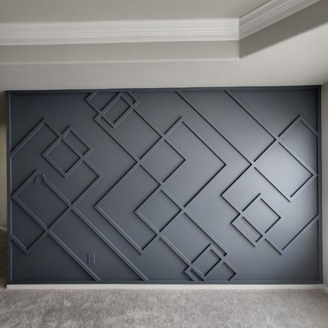 Contemporary Wainscoting Ideas, Accent Wall Paneling Ideas, Geometric Wall Paneling, Stairs Feature Wall, Trim Wall Design, Wall Accent Ideas, Wall Decor Design Ideas, Unique Wall Design, Creative Accent Wall Ideas