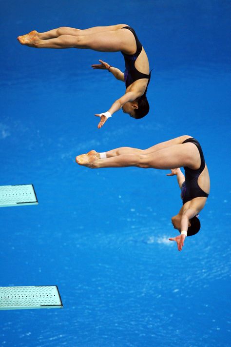 Springboard Diving, Olympic Diving, High Diving, Diving Springboard, American Athletes, Beijing Olympics, Diving Board, Capture Moments, Olympic Sports