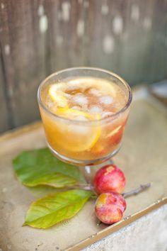 Honey Plum Smash Fresh Fruit Recipes, Cocktail And Mocktail, Whiskey Cocktails, Mocktail Recipe, Summer Cocktails, Fruit Recipes, Clean Eating Snacks, Cocktail Drinks, Yummy Drinks