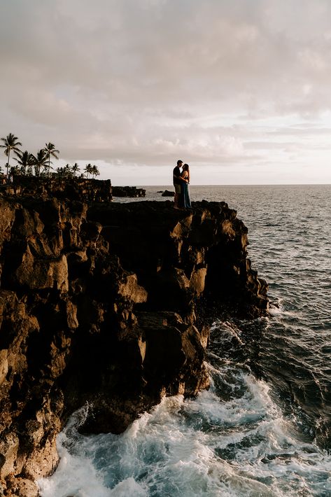 Sweet Engagement Proposal on Hawaii’s Big Island | Photography by Aloha Zoe Photography Destination Elopement Locations, Maui Elopement, Proposal Pictures, Hawaii Wedding Photography, Island Photography, Maui Photographers, Beach Proposal, Kauai Wedding, Hawaii Destination Wedding