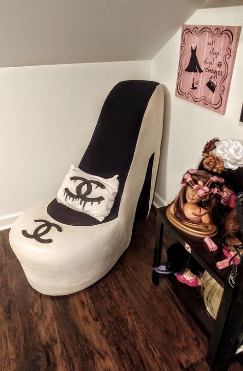 My high heel shoe chair got a new look...yes u can paint upholstery !!!! Heel Chair, High Heel Shoe Chair, High Heel Chair, Shoe Chair, Ayesha Erotica, Paint Upholstery, Glamour Decor, Unusual Furniture, Makeup Room