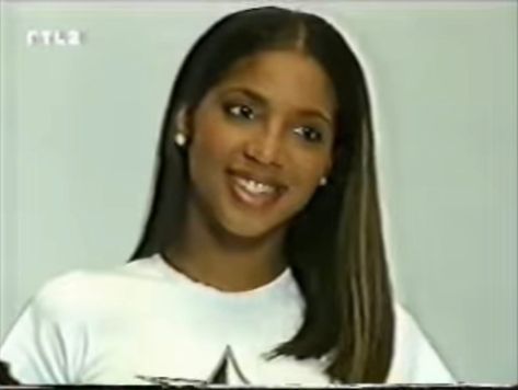 MEFeater Magazine on Twitter: "Love these throwbacks of @tonibraxton 🖤… " Toni Braxton 90s, Toni Braxton, Vintage Black Glamour, Tv Interview, 90s Aesthetic, Black Culture, Protective Hairstyles, Black Is Beautiful, Haiti