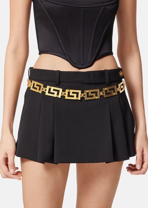 Greca Goddess Chain Belt - V1 Belts Versace Design, Versace 90s, Versace Women, Versace Shorts, Luxury Clothes Men, Versace Gold, Versace Jewelry, Versace Fashion, Versace Home